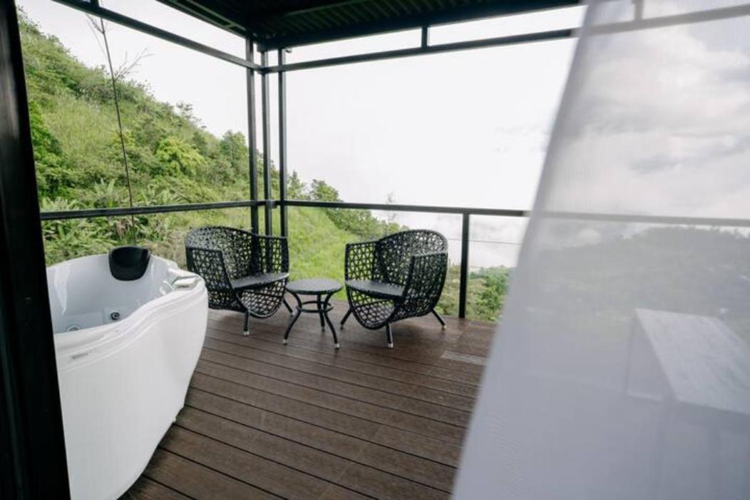 Grey Rock Mountain Cabin W/ Jacuzzi Balamban Exterior foto